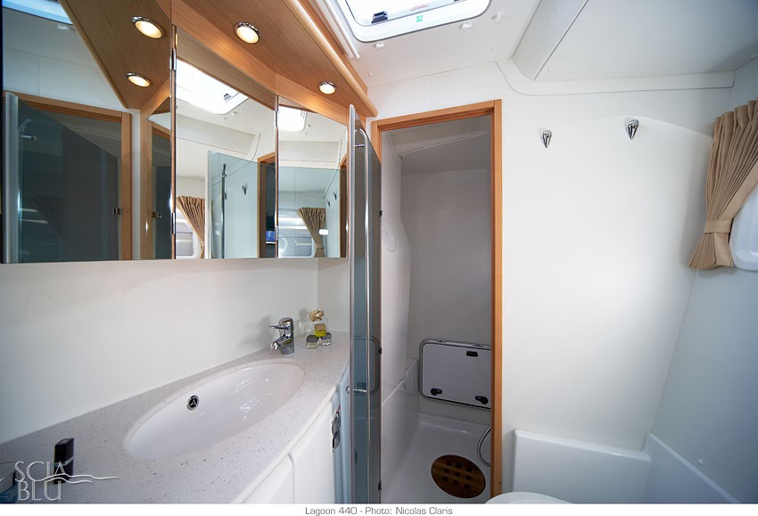 Lagoon 440, bagno