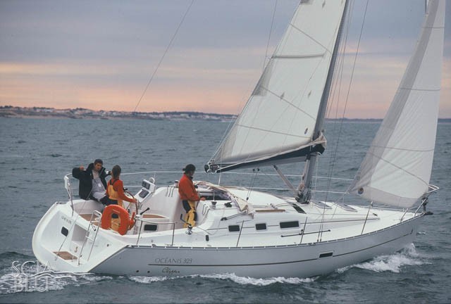 Oceanis 323