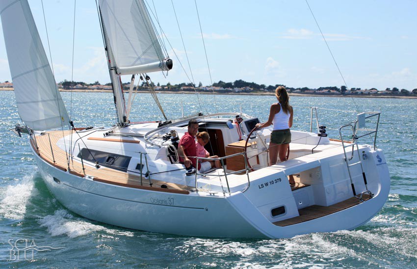 Oceanis 37