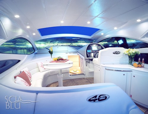 Pershing 46: interno