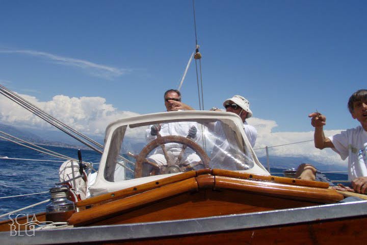 Yawl in Costa Azzurra: cockpit