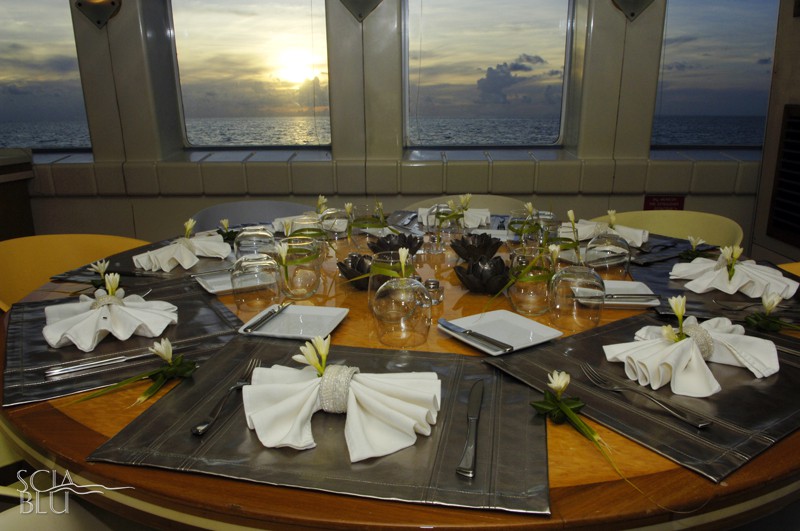 Cena con vista sul mare