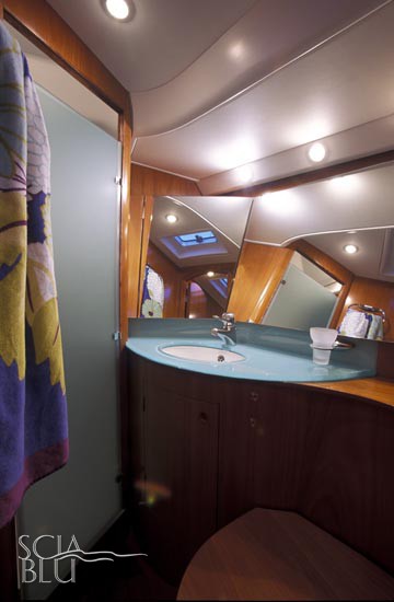 Beneteau 57: bagno