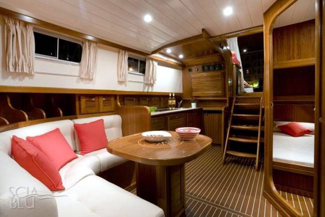 MY 160: dinette