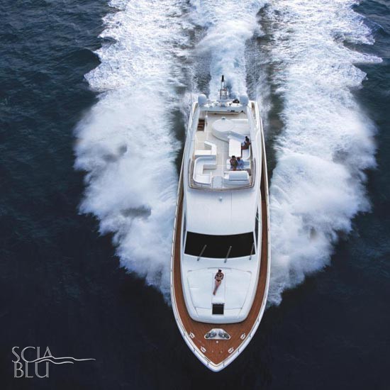 Ferretti 881