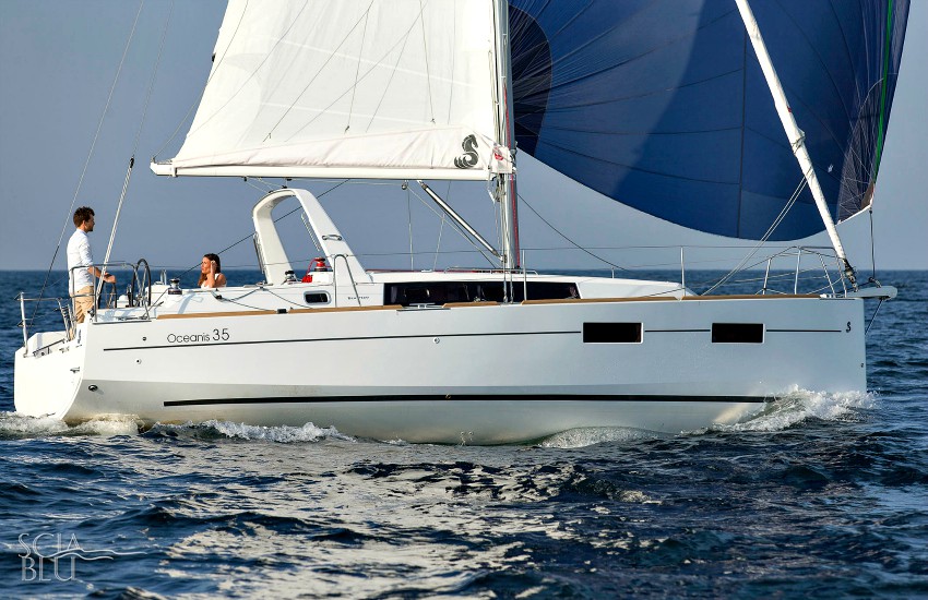 Oceanis 35