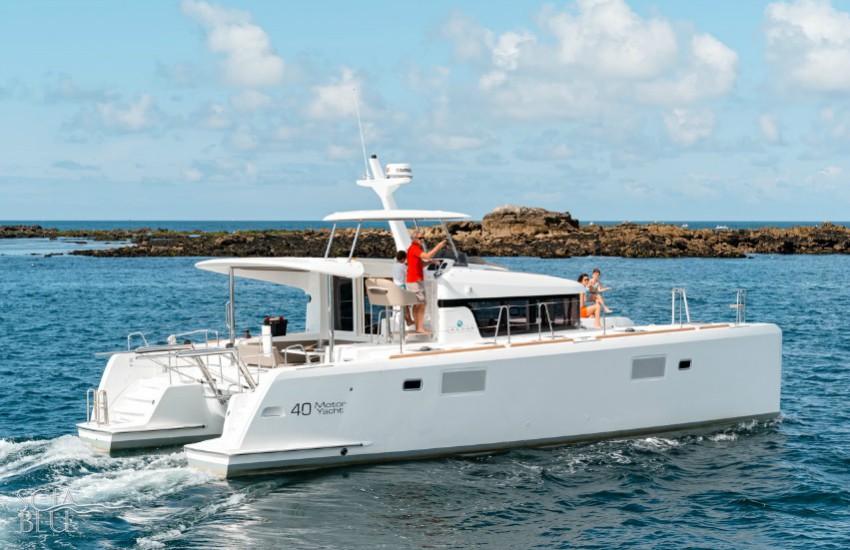 Lagoon 40 Power catamaran