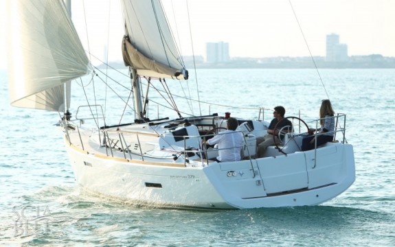 Sun Odyssey 379