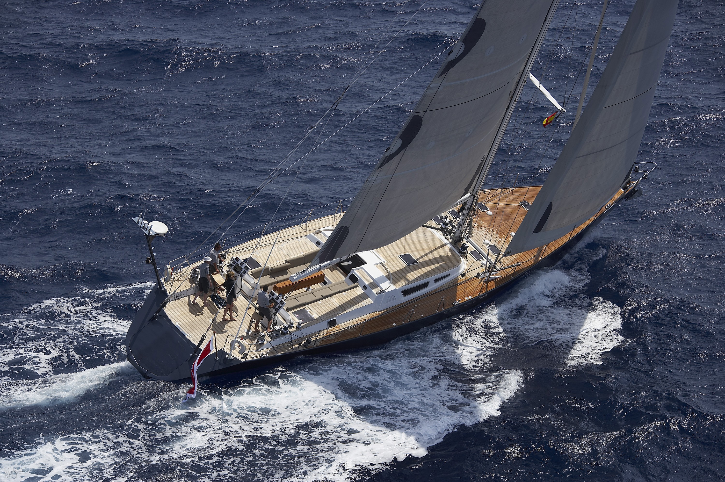 Sailing yacht 82 piedi