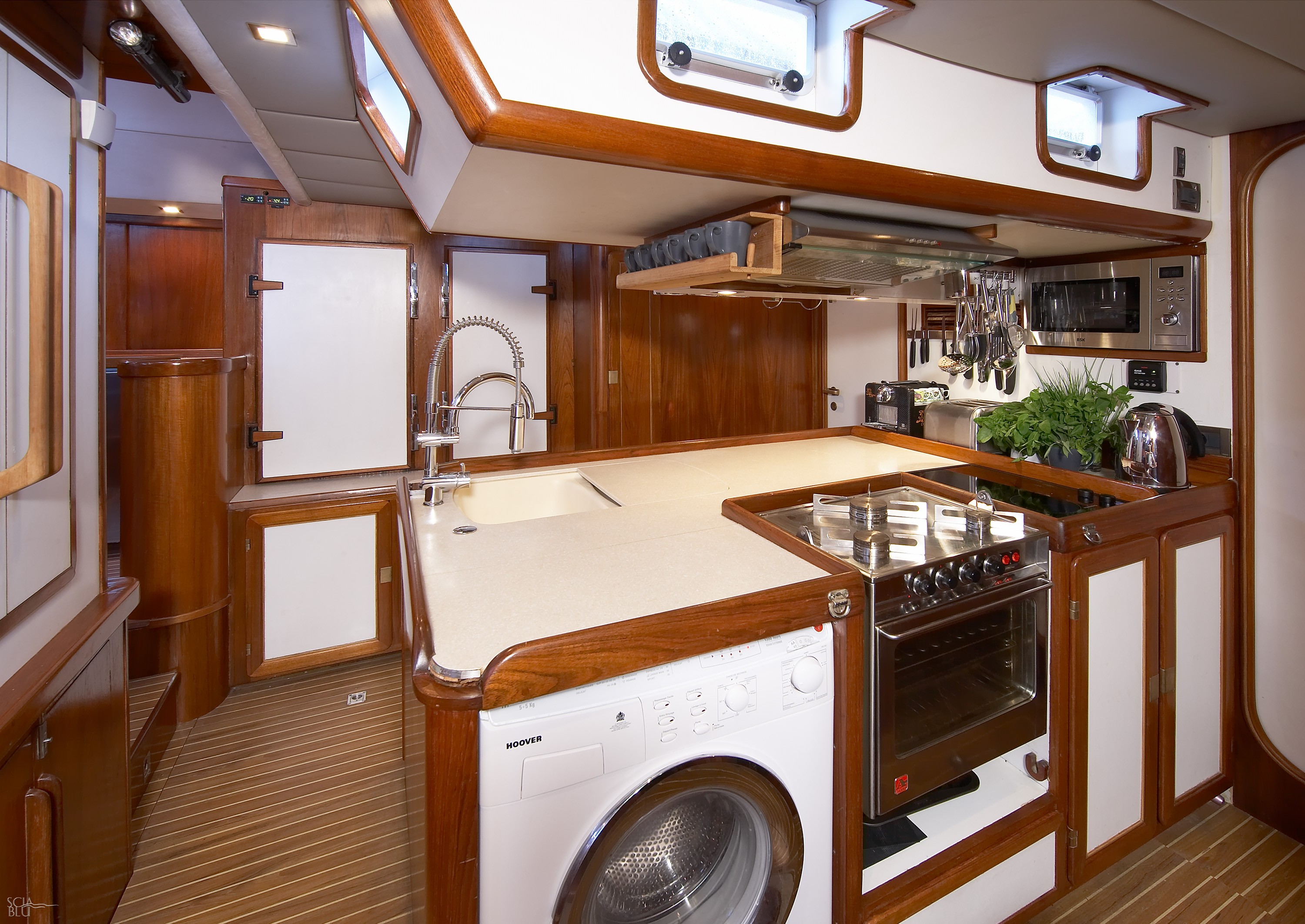 Sailing yacht 82 piedi