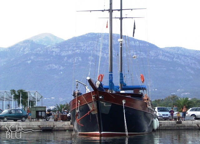 Caicco in Montenegro